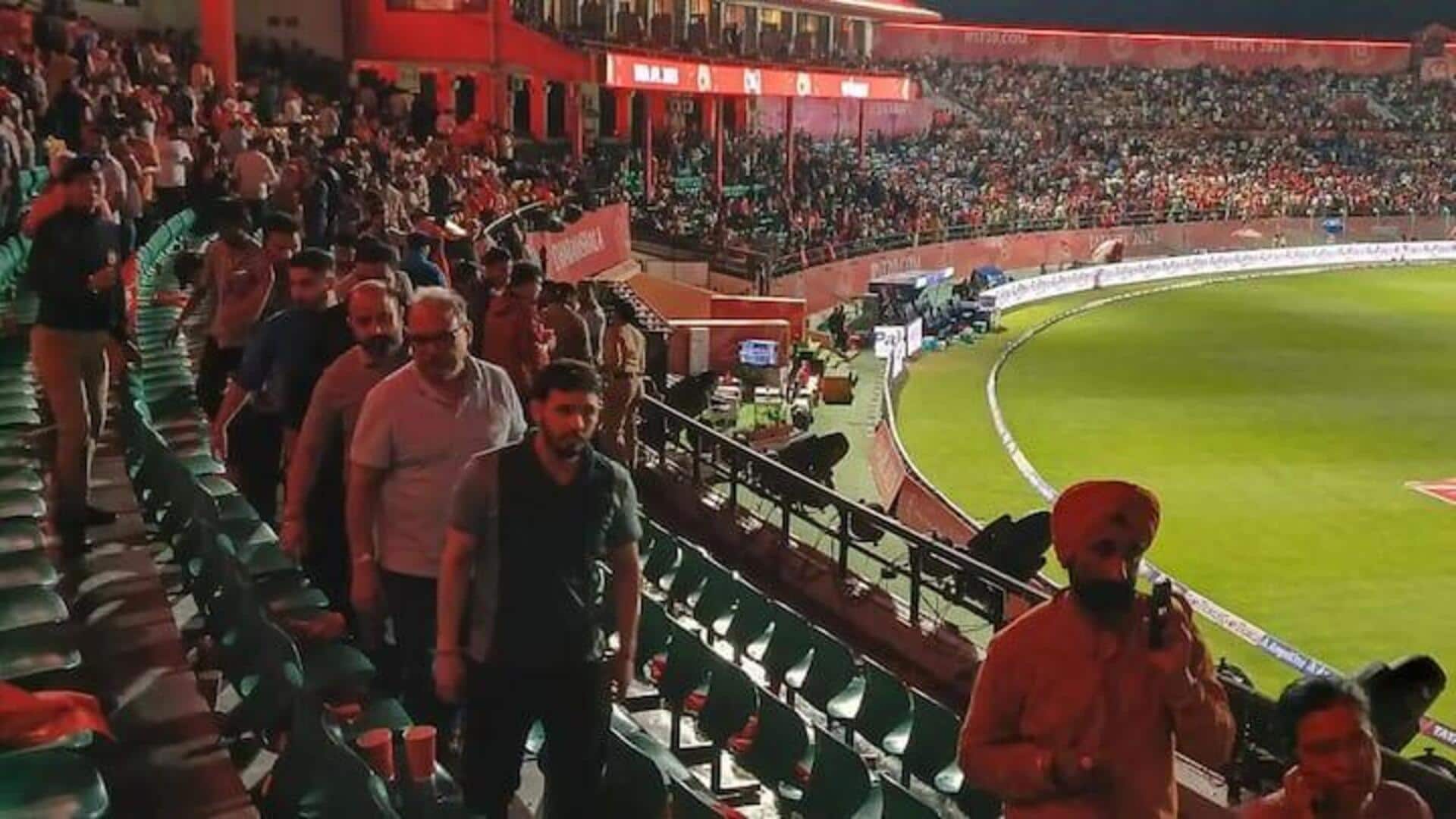 BCCI: ధర్మశాల నుంచి ఆటగాళ్లను ప్రత్యేక రైలు ద్వారా తరలించనున్న బీసీసీఐ BCCI: ధర్మశాల నుంచి ఆటగాళ్లను ప్రత్యేక రైలు ద్వారా తరలించనున్న బీసీసీఐ