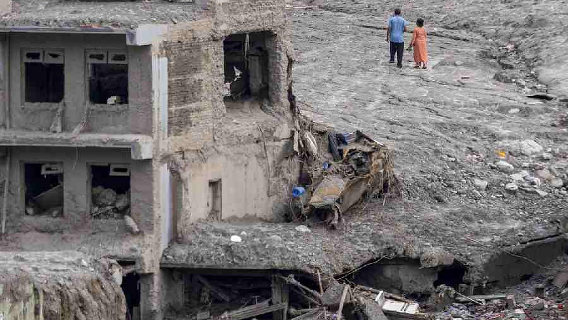 Nepal: నేపాల్‌ను ముంచెత్తిన వానలు.. ప్రమాదస్థాయిని దాటి ప్రవహిస్తున్న నదులు, 21 మంది మృతి