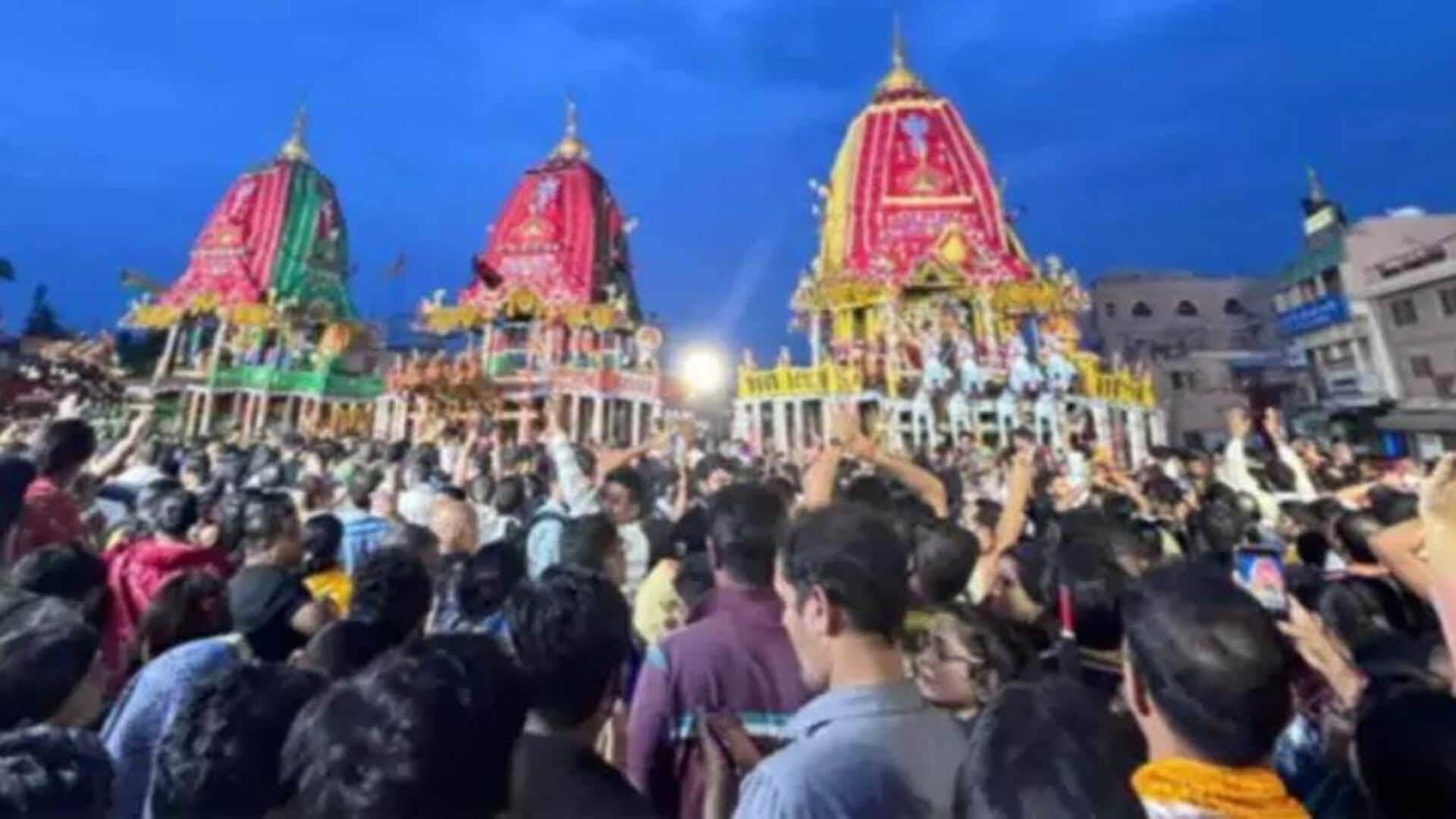 Puri stampede: పూరీ రథయాత్రలో తొక్కిసలాట.. ముగ్గురు మృతి, కలెక్టర్, ఎస్పీ బదిలీ Puri stampede: పూరీ రథయాత్రలో తొక్కిసలాట.. ముగ్గురు మృతి, కలెక్టర్, ఎస్పీ బదిలీ