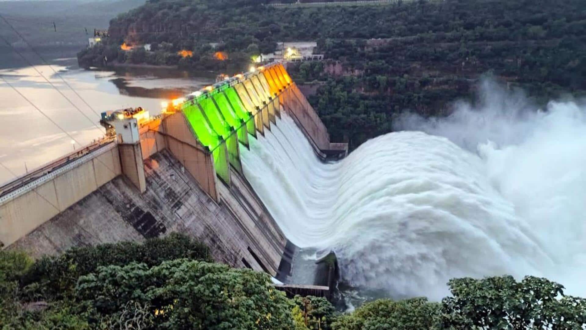 Srisailam reservoir: 881 అడుగులకు చేరిన శ్రీశైలం జలాశయం.. నేడు సీఎం చంద్రబాబు జలహారతి Srisailam reservoir: 881 అడుగులకు చేరిన శ్రీశైలం జలాశయం.. నేడు సీఎం చంద్రబాబు జలహారతి