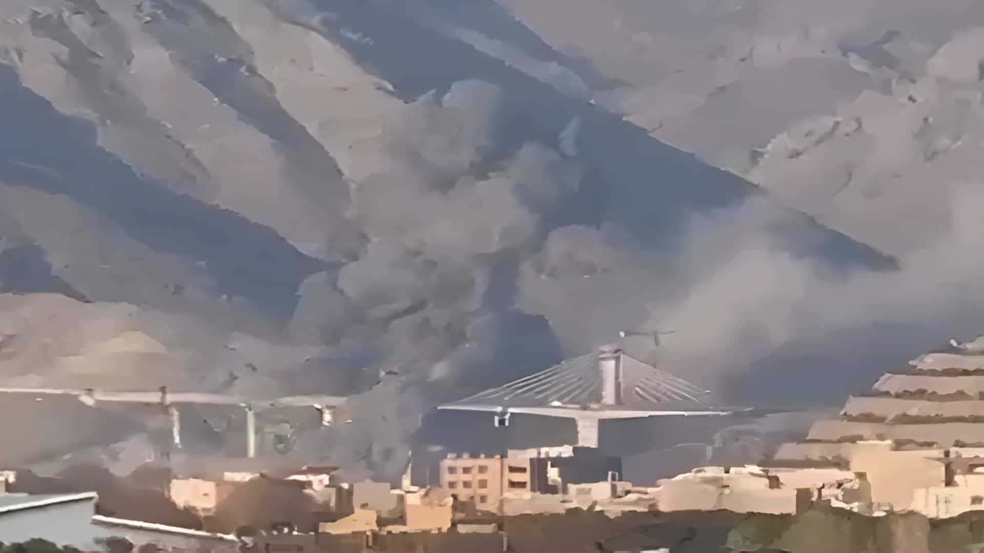 US-Israel Strikes: కరాజ్‌లో కీలక వంతెనపై దాడి.. ఇరాన్‌పై ఒత్తిడి పెంచుతున్న అమెరికా