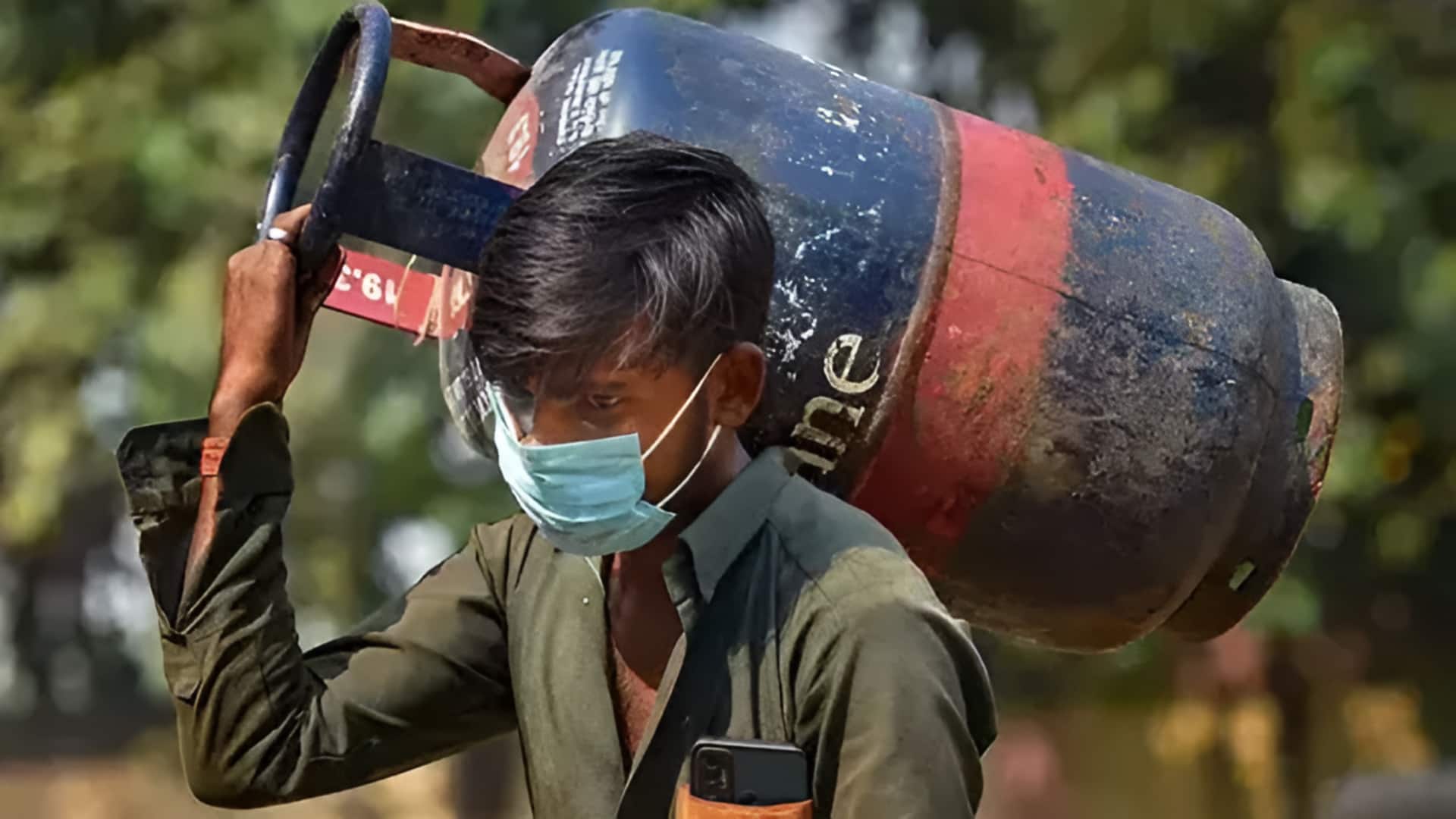 Gas Prices: చమురు సంక్షోభం ప్రభావం.. మళ్లీ భారీగా పెరిగిన కమర్షియల్ గ్యాస్ సిలిండర్ ధర.. లేటెస్ట్ రేట్లు ఇవే..