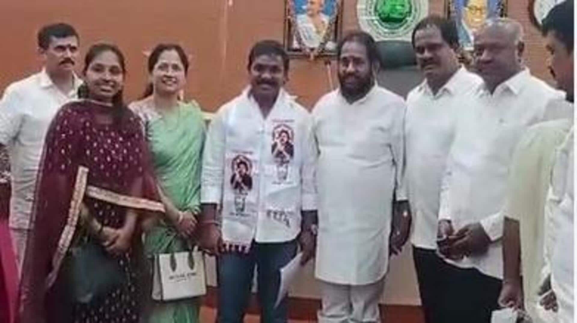 Vizag Deputy Mayor: జనసేనకు విశాఖలో మరో పదవి.. డిప్యూటీ మేయర్గా గోవింద్రెడ్డి ఏకగ్రీవ ఎన్నిక Vizag Deputy Mayor: జనసేనకు విశాఖలో మరో పదవి.. డిప్యూటీ మేయర్గా గోవింద్రెడ్డి ఏకగ్రీవ ఎన్నిక