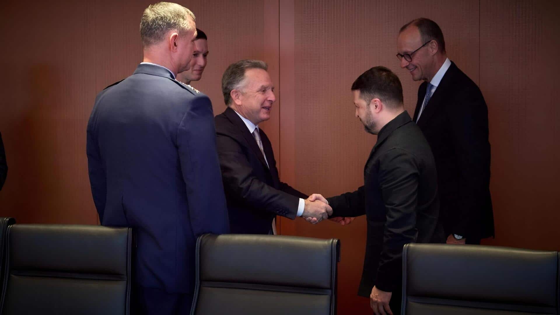  Zelensky: భద్రతా హామీలు ఇస్తే నాటో సభ్యత్వాన్ని వదులుకుంటాం: జెలెన్‌స్కీ