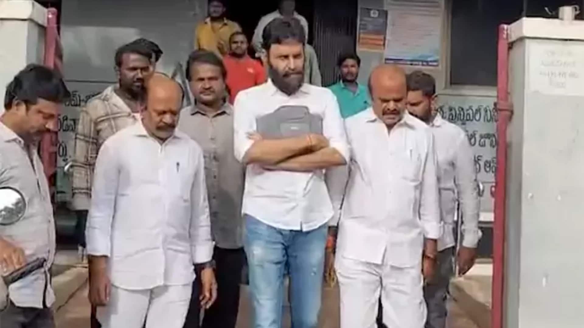 Kodali Nani: దాడి కేసులో ముందస్తు బెయిల్ కోసం గుడివాడ కోర్టుకు కొడాలి నాని Kodali Nani: దాడి కేసులో ముందస్తు బెయిల్ కోసం గుడివాడ కోర్టుకు కొడాలి నాని