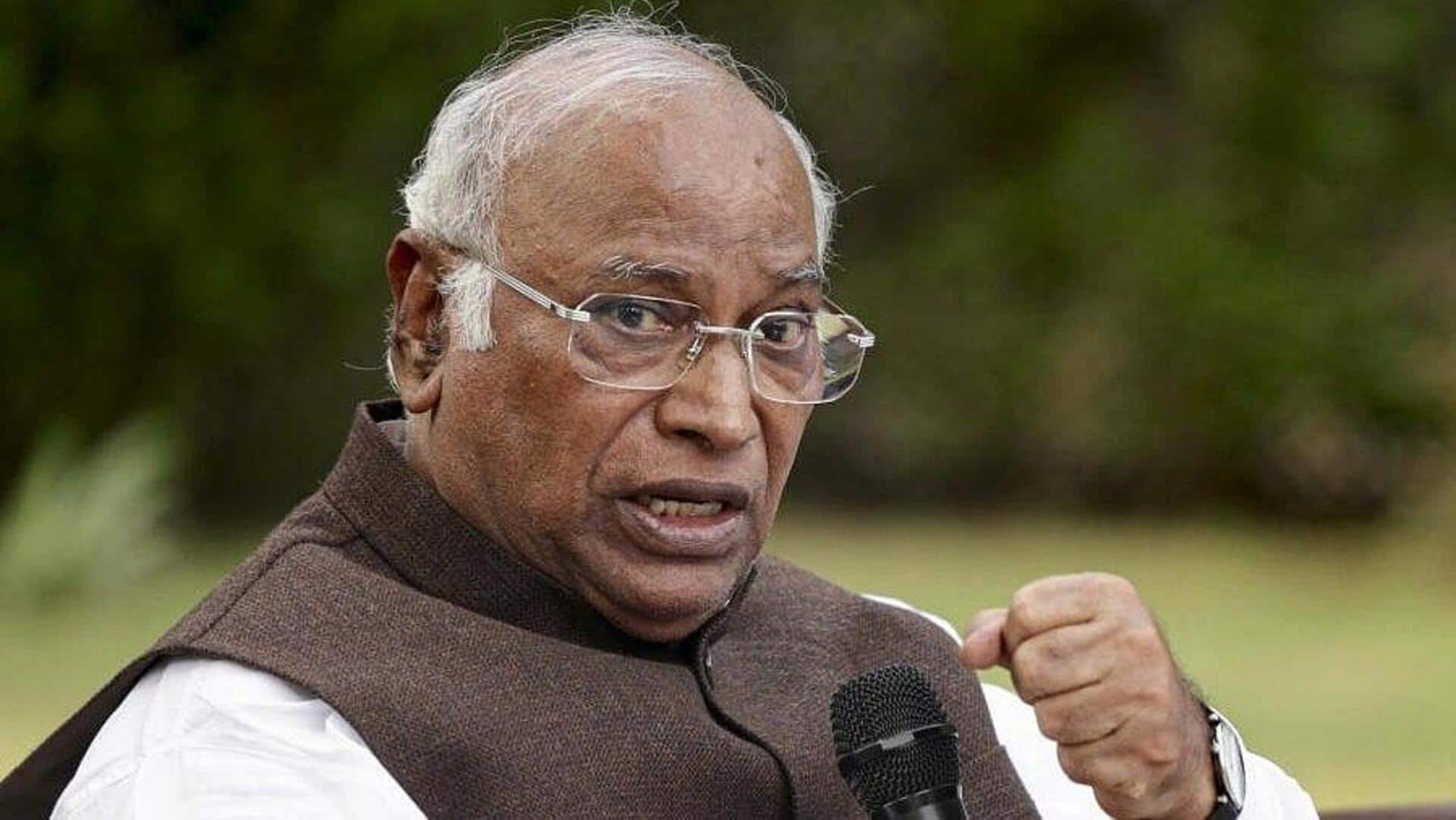 Kharge: దేశంలో శాంతి భద్రతా సమస్యలకు బీజేపీ-ఆర్ఎస్ఎస్సే కారణం: మల్లికార్జున ఖర్గే Kharge: దేశంలో శాంతి భద్రతా సమస్యలకు బీజేపీ-ఆర్ఎస్ఎస్సే కారణం: మల్లికార్జున ఖర్గే