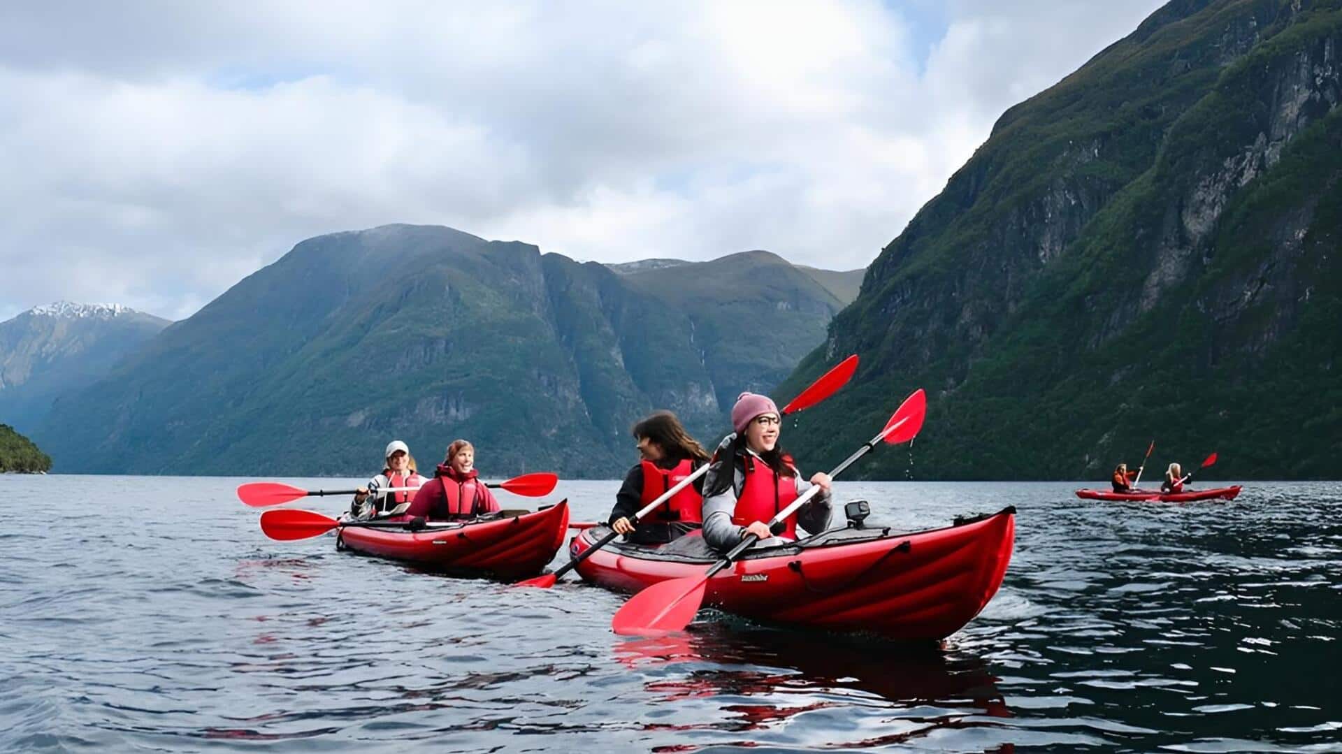 Kayaking in Norway:ఫియోర్డ్స్‌ అందాల మధ్య కయాకింగ్‌.. నార్వేలో అదిరే అడ్వెంచర్‌!