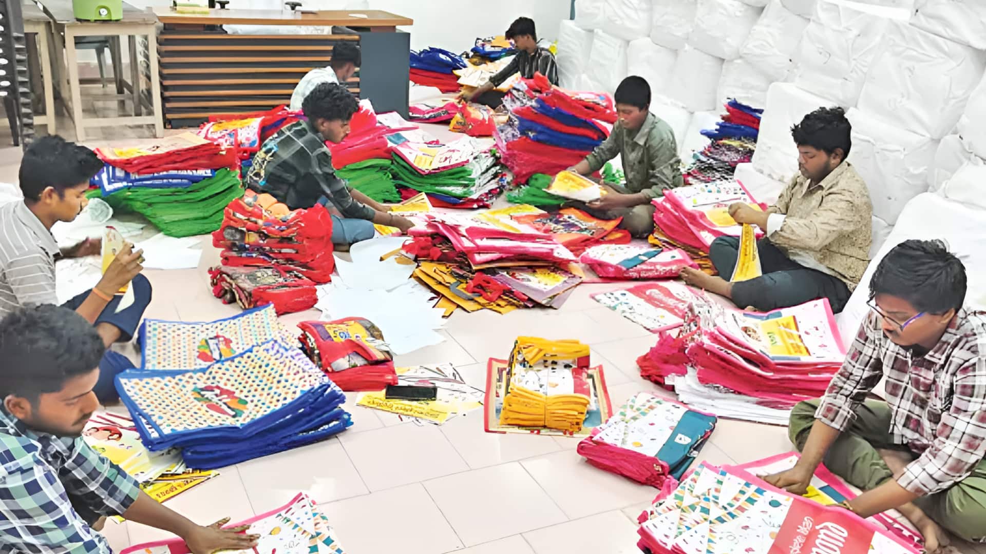 Andhra Pradesh: వెలిగొండ నిర్వాసితులకు నిత్యావసరాల కిట్‌.. ఒక్కో కుటుంబానికి రూ.2,818 విలువైన సరుకులు