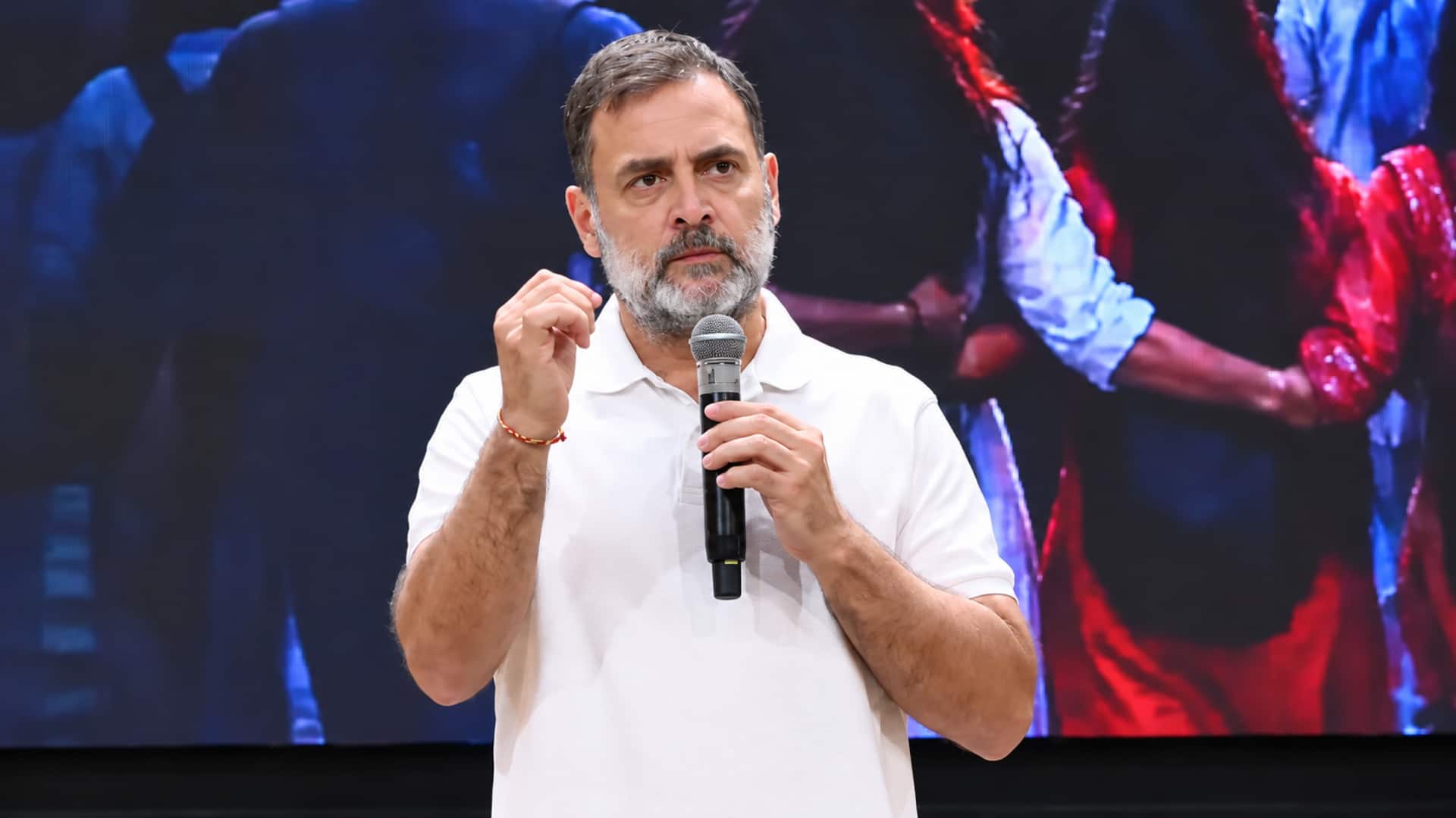 Rahul Gandhi: జంతర్ మంతర్ వద్ద జాతీయ జెండా ప్రదర్శన నేరం కాదు: రాహుల్ గాంధీ