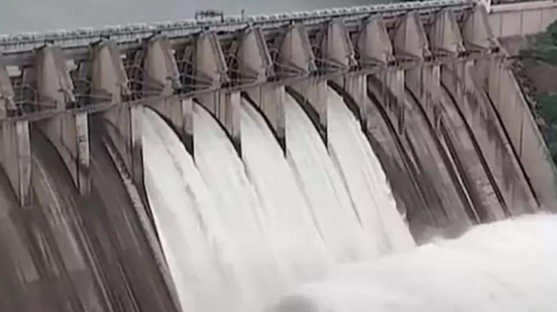  Srisailam: శ్రీశైలం ప్రాజెక్టులో వరద ప్రవాహం పెరుగుదల.. ఐదు గేట్ల ద్వారా నీటి విడుదల