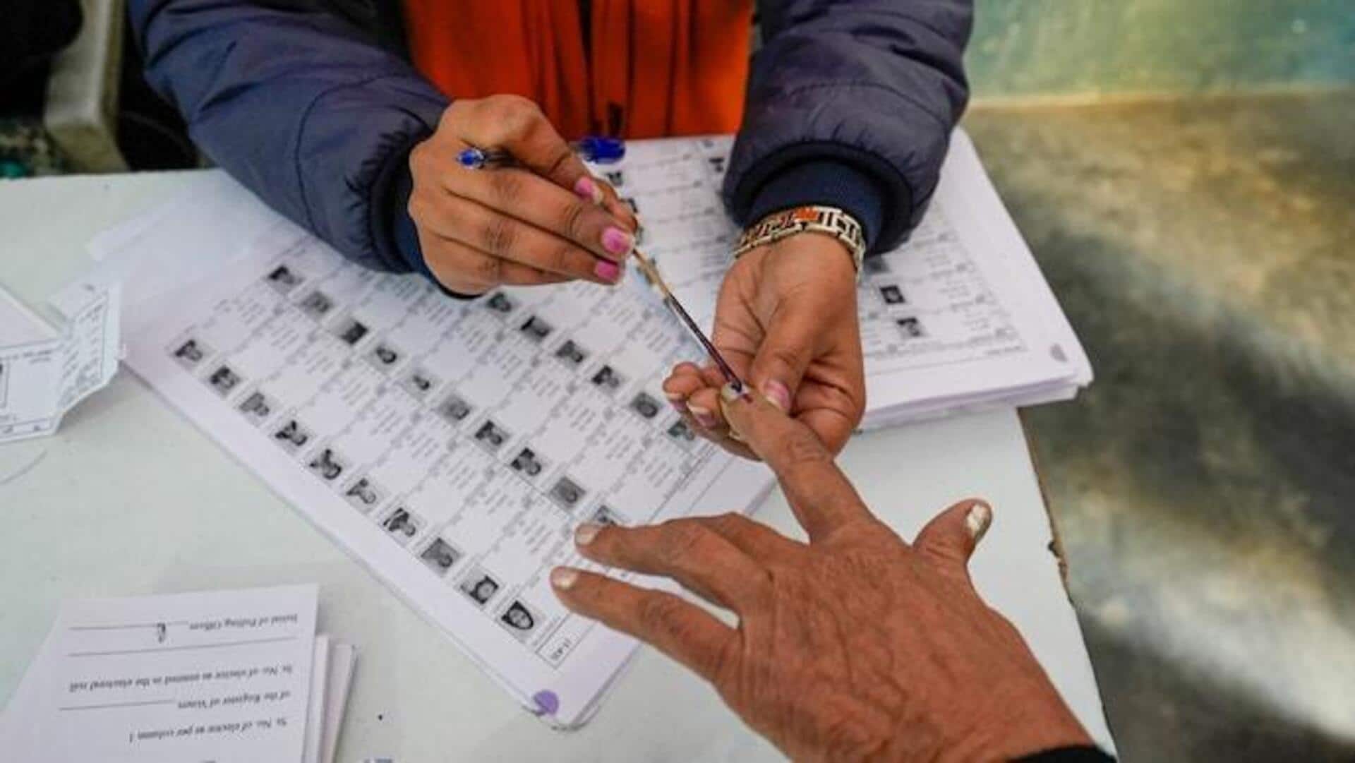 EC: చట్టవిరుద్ధం అయితే 'ఎస్ఐఆర్' రద్దు: ఎన్నికల కమిషన్కు సుప్రీం హెచ్చరిక EC: చట్టవిరుద్ధం అయితే 'ఎస్ఐఆర్' రద్దు: ఎన్నికల కమిషన్కు సుప్రీం హెచ్చరిక