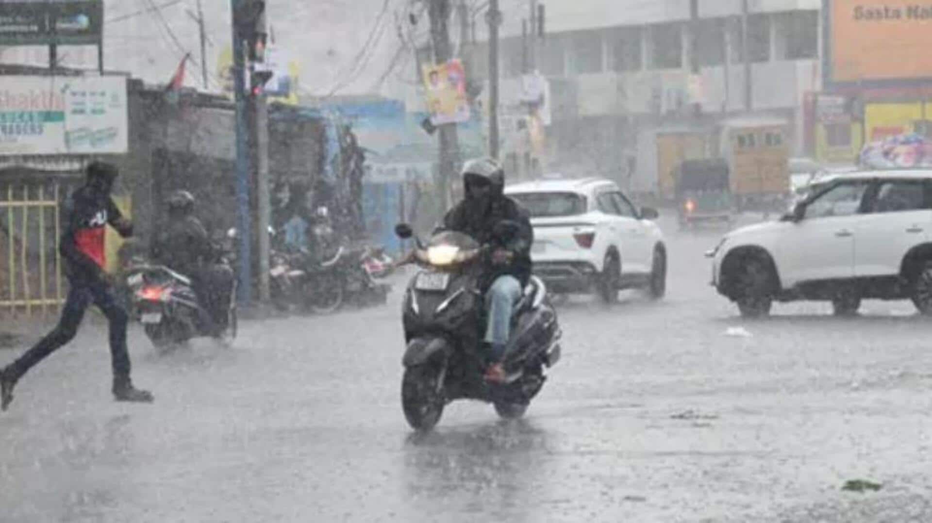 Rains: ఉపరితల ఆవర్తన ప్రభావం.. తెలంగాణలో నేడు, రేపు భారీవర్షాల సూచన Rains: ఉపరితల ఆవర్తన ప్రభావం.. తెలంగాణలో నేడు, రేపు భారీవర్షాల సూచన