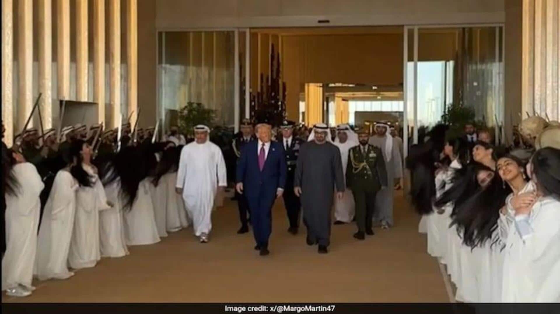 Donald Trump: అమెరికా మాజీ అధ్యక్షుడు ట్రంప్కు యూఏఈలో సంప్రదాయ స్వాగతం .. ఇంతకీ ఈ సంప్రదాయం ఏంటంటే?(వీడియో) Donald Trump: అమెరికా మాజీ అధ్యక్షుడు ట్రంప్కు యూఏఈలో సంప్రదాయ స్వాగతం .. ఇంతకీ ఈ సంప్రదాయం ఏంటంటే?(వీడియో)