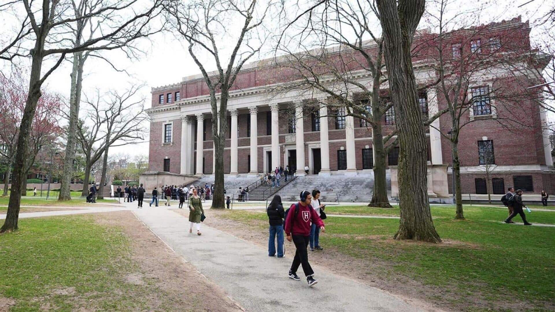 Harvard University: మరోసారి హార్వర్డ్ విశ్వవిద్యాలయానికి మరో 450 మిలియన్ గ్రాంట్ల కోత Harvard University: మరోసారి హార్వర్డ్ విశ్వవిద్యాలయానికి మరో 450 మిలియన్ గ్రాంట్ల కోత
