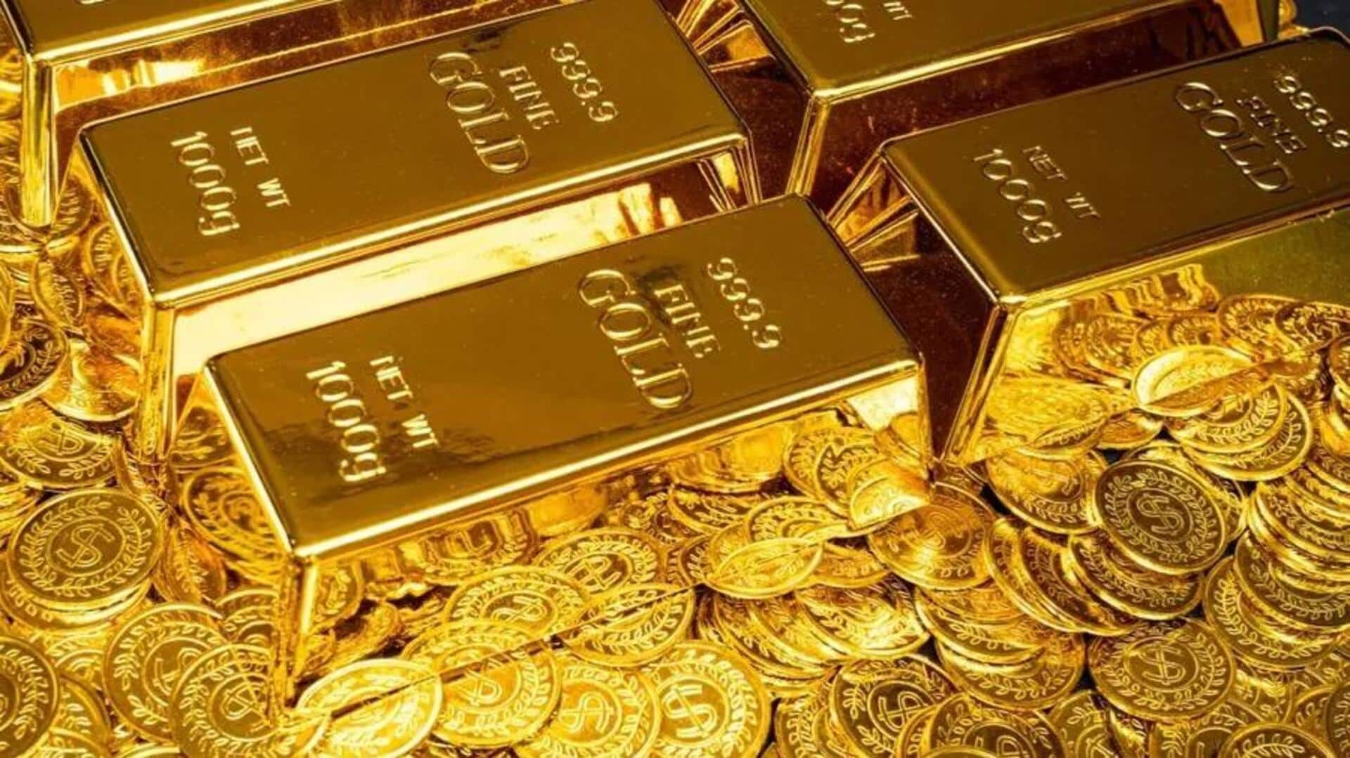 Gold and Silver Rates: బంగారం కొనాలనుకునే వారికి షాక్.. ఈ రోజు బంగారం,వెండి ధరలు ఎలా ఉన్నాయంటే.. Gold and Silver Rates: బంగారం కొనాలనుకునే వారికి షాక్.. ఈ రోజు బంగారం,వెండి ధరలు ఎలా ఉన్నాయంటే..