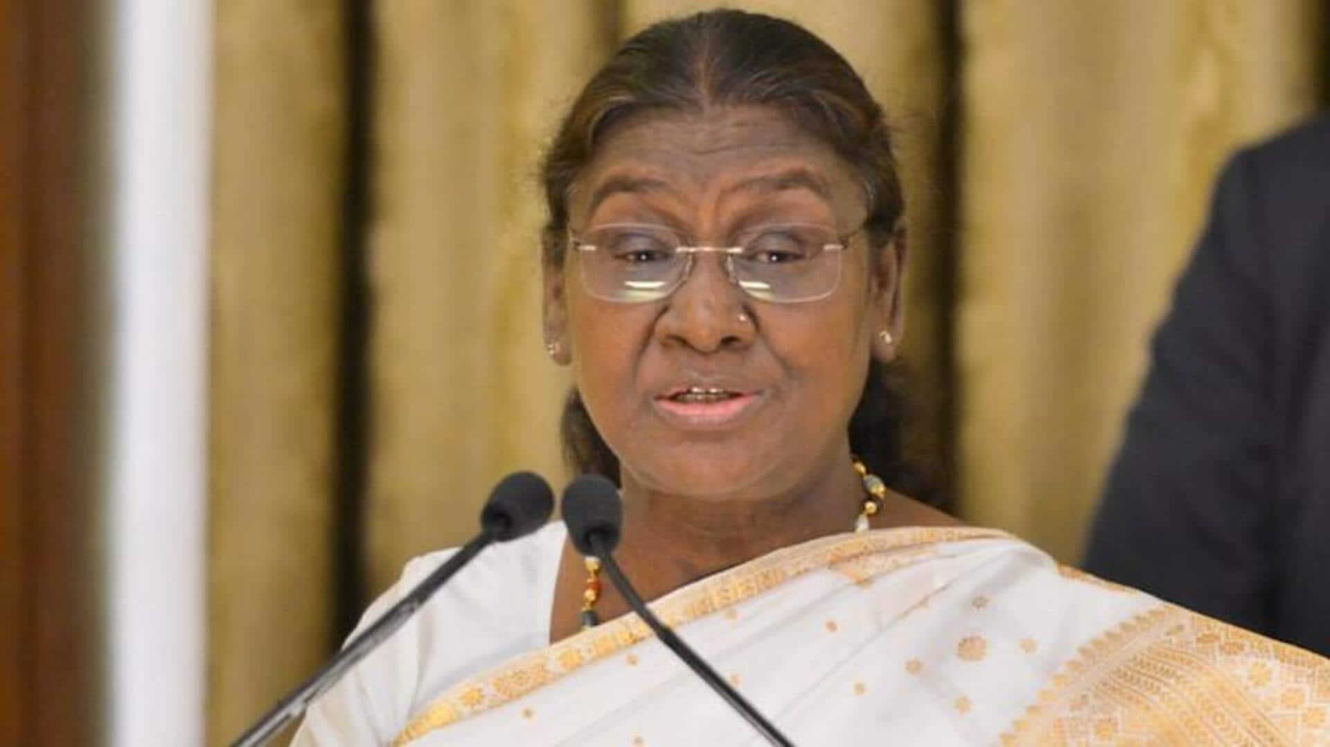 Droupadi Murmu: రాష్ట్రాలు పంపించే బిల్లుల విషయంలో రాష్ట్రపతి,గవర్నర్కు సుప్రీంకోర్టు డెడ్ లైన్ పెట్టొచ్చా.. ద్రౌపదీ ముర్ము ప్రశ్న Droupadi Murmu: రాష్ట్రాలు పంపించే బిల్లుల విషయంలో రాష్ట్రపతి,గవర్నర్కు సుప్రీంకోర్టు డెడ్ లైన్ పెట్టొచ్చా.. ద్రౌపదీ ముర్ము ప్రశ్న
