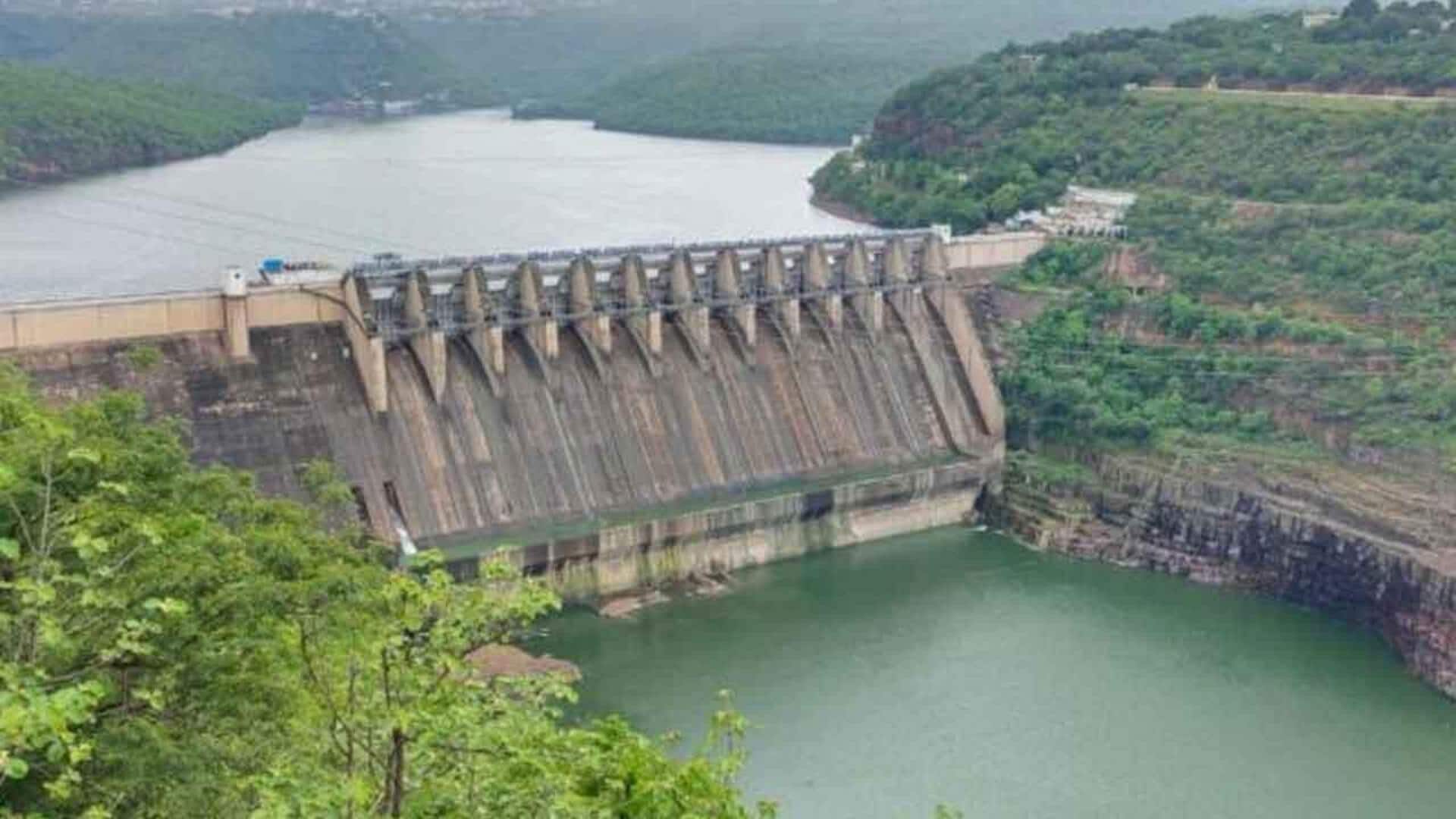 Srisailam: రోజుకు 12 టీఎంసీలకు పైగా శ్రీశైలంలోకి జలాలు.. వేగంగా పెరుగుతున్న నిల్వ