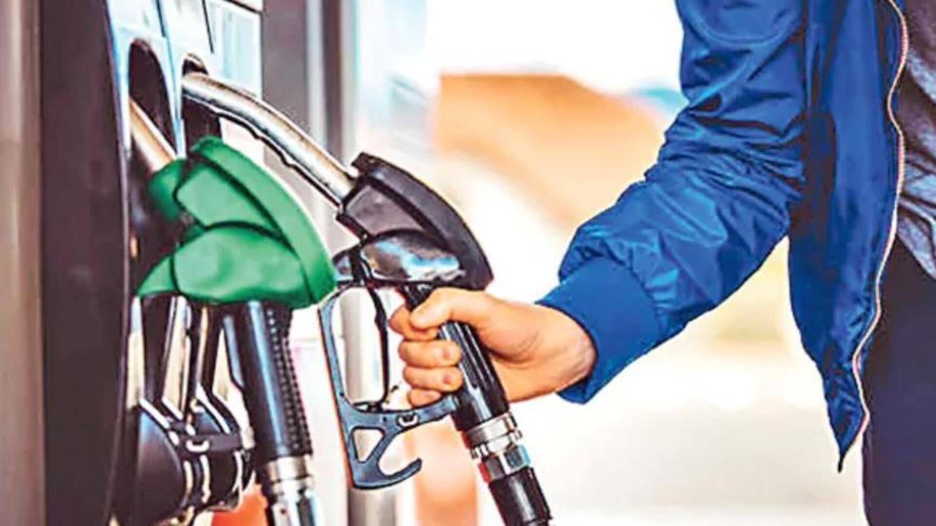 Consumer Right: ఇంధనం నాణ్యతపై సందేహమా?.. పెట్రోల్బంకులోనే పరీక్షించే హక్కు మీకుంది! Consumer Right: ఇంధనం నాణ్యతపై సందేహమా?.. పెట్రోల్బంకులోనే పరీక్షించే హక్కు మీకుంది!