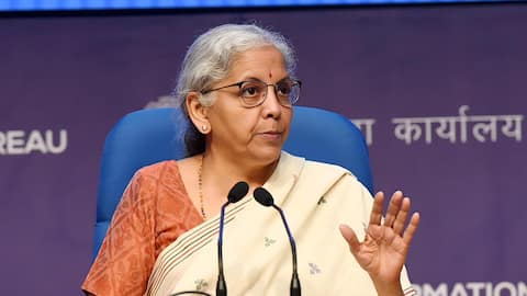 Nirmala Sitharaman: ఊహించని స్థాయికి ఎరువుల ధరలు.. మూడు 'ఎఫ్‌'లపై దృష్టి పెట్టాలి: నిర్మలా సీతారామన్