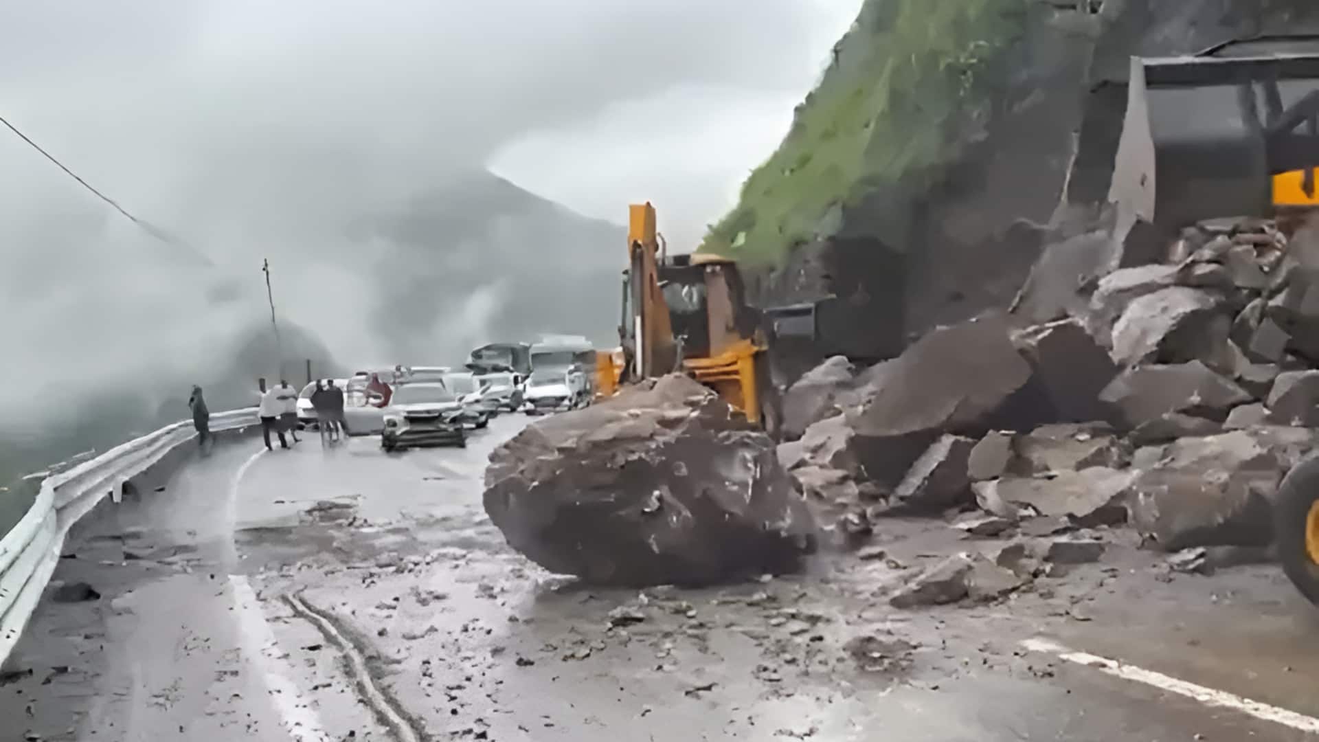 Heavy Rains: ఉత్తరాదిని ముంచెత్తుతున్న భారీ వర్షాలు.. ఉత్తరాఖండ్‌, యూపీలో రెడ్ అలర్ట్