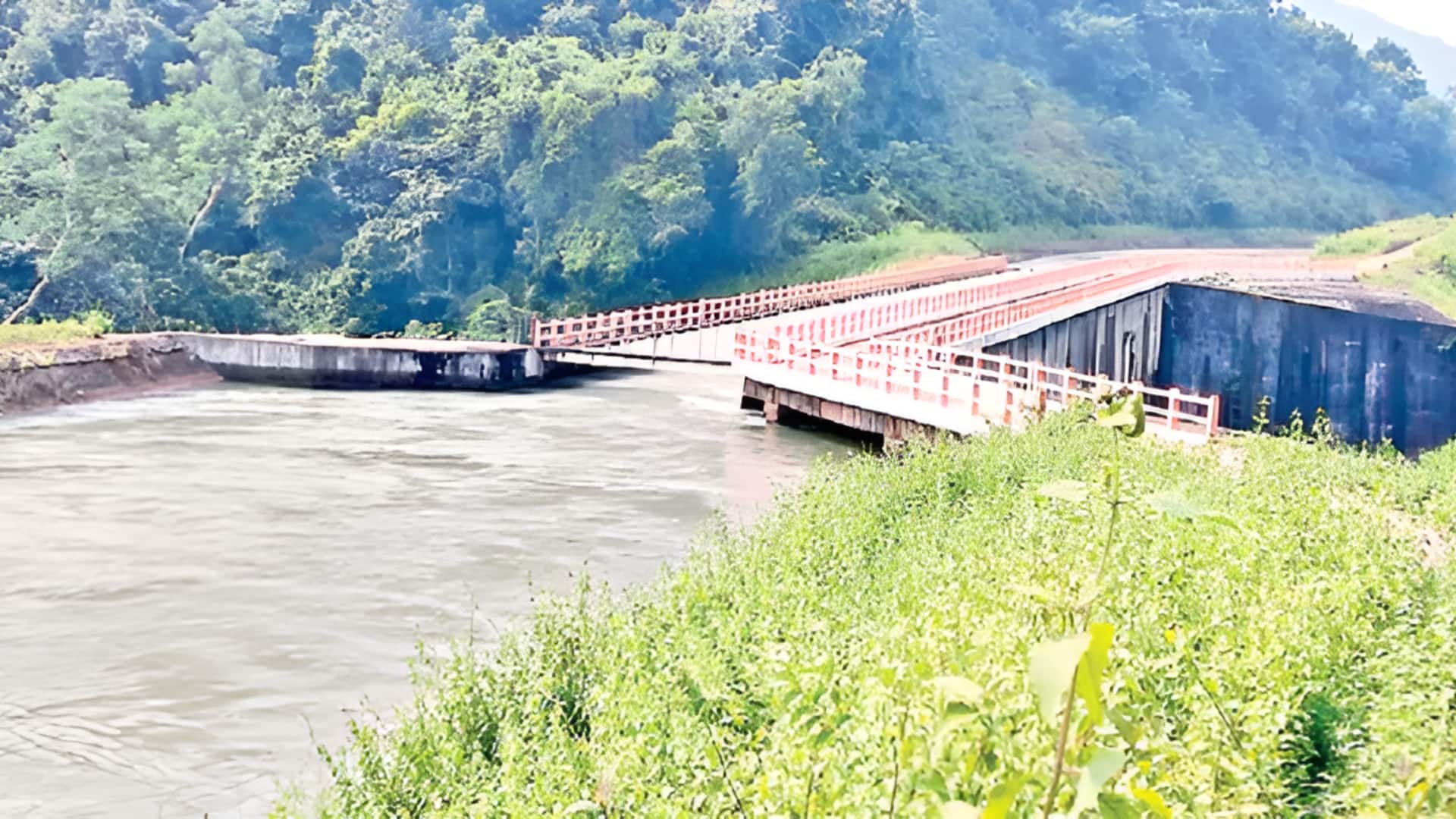 Polavaram District: మన్యం ఒడిలో కేరళ సోయగాలు.. పర్యాటకులను కట్టిపడేస్తున్న సుందర దృశ్యాలు