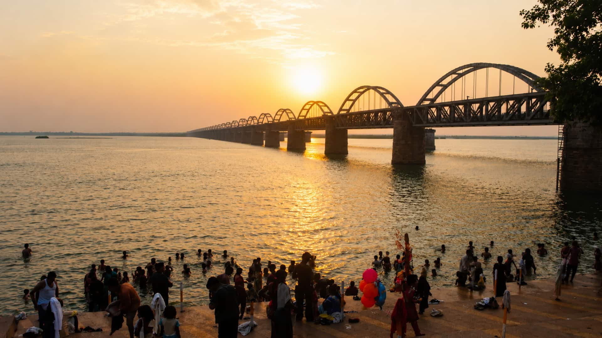Godavari Pushkaralu 2027: గోదావరి పుష్కరాలకు భారీ ఏర్పాట్లు.. 10 కోట్ల మంది భక్తుల కోసం ఏపీ మాస్టర్ ప్లాన్