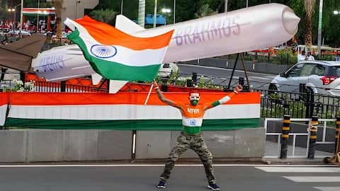 India's BrahMos Missile: చైనాను ఎదుర్కొనేందుకు.. భారత్ బ్రహ్మోస్ క్షిపణికి కోసం ఆసియా దేశాల క్యూ..