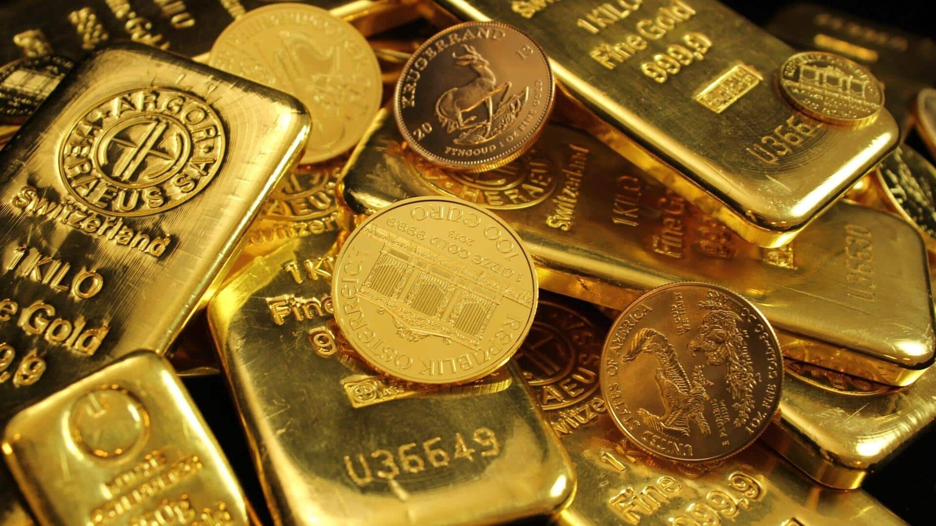 Gold Rates: పసిడి ప్రియులకు ఊరట.. స్వల్పంగా తగ్గిన బంగారం, వెండి ధరలు..