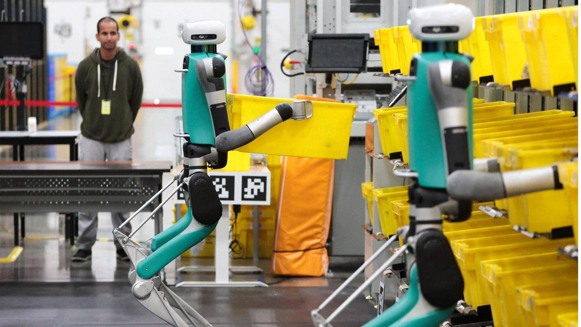 Robots in Amazon: అమెజాన్లో రోబోలు.. లక్షల మంది కార్మికుల స్థానంలో! Robots in Amazon: అమెజాన్లో రోబోలు.. లక్షల మంది కార్మికుల స్థానంలో!