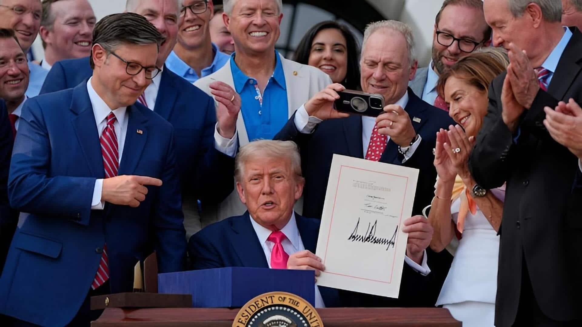 Trump: 165 ఏళ్ల సంప్రదాయానికి చెక్.. ట్రంప్ సంతకంతో కొత్త కరెన్సీ