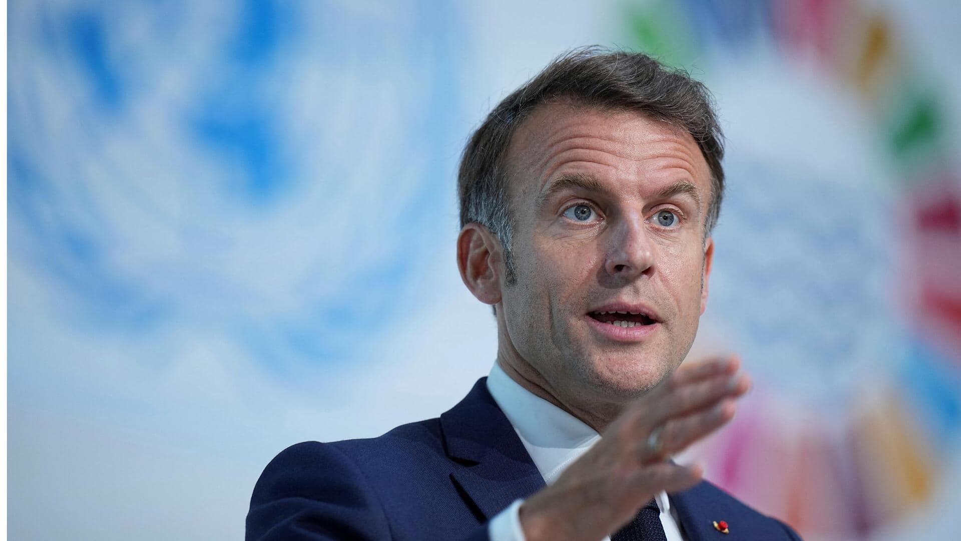 Emmanuel Macron: ఫ్రాన్స్ ప్రభుత్వం కీలక నిర్ణయం.. 15 ఏళ్లలోపు పిల్లలకు త్వరలో సోషల్ మీడియాపై నిషేధం.. Emmanuel Macron: ఫ్రాన్స్ ప్రభుత్వం కీలక నిర్ణయం.. 15 ఏళ్లలోపు పిల్లలకు త్వరలో సోషల్ మీడియాపై నిషేధం..
