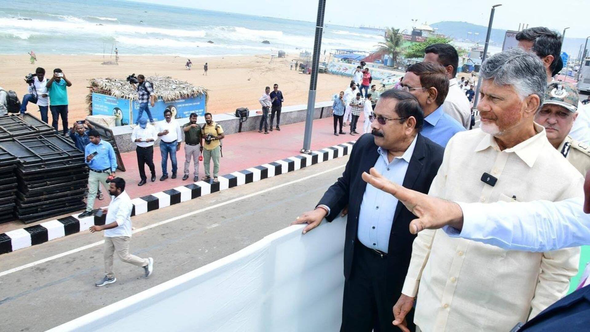 CM Chandrababu: 'జూన్ 21న ప్రతి ఇంట్లో సాధన జరగాలి'.. యోగాంధ్రపై విశాఖలో సీఎం చంద్రబాబు సమీక్ష CM Chandrababu: 'జూన్ 21న ప్రతి ఇంట్లో సాధన జరగాలి'.. యోగాంధ్రపై విశాఖలో సీఎం చంద్రబాబు సమీక్ష