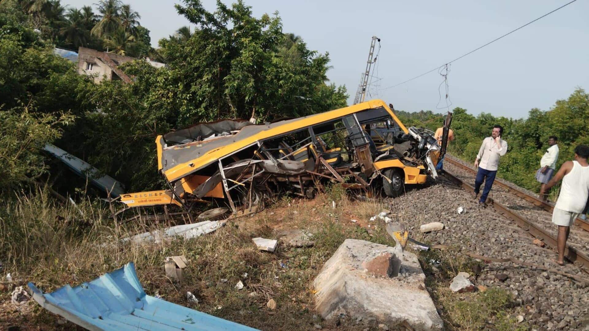 Tamilnadu: తమిళనాడులోని కడలూరులో ఘోర ప్రమాదం.. స్కూల్‌ వ్యాన్‌ను ఢీకొట్టిన రైలు.. ముగ్గురు చిన్నారు మృతి