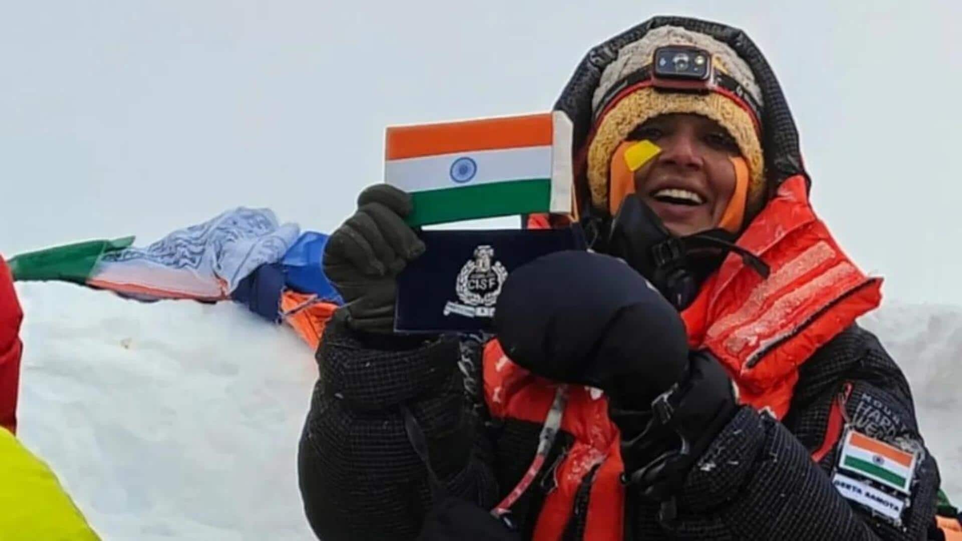 Geeta Samota: ఎవరెస్ట్ శిఖరాన్ని అధిరోహించిన తొలి మహిళా CISF అధికారిణి గీతా సమోటా Geeta Samota: ఎవరెస్ట్ శిఖరాన్ని అధిరోహించిన తొలి మహిళా CISF అధికారిణి గీతా సమోటా