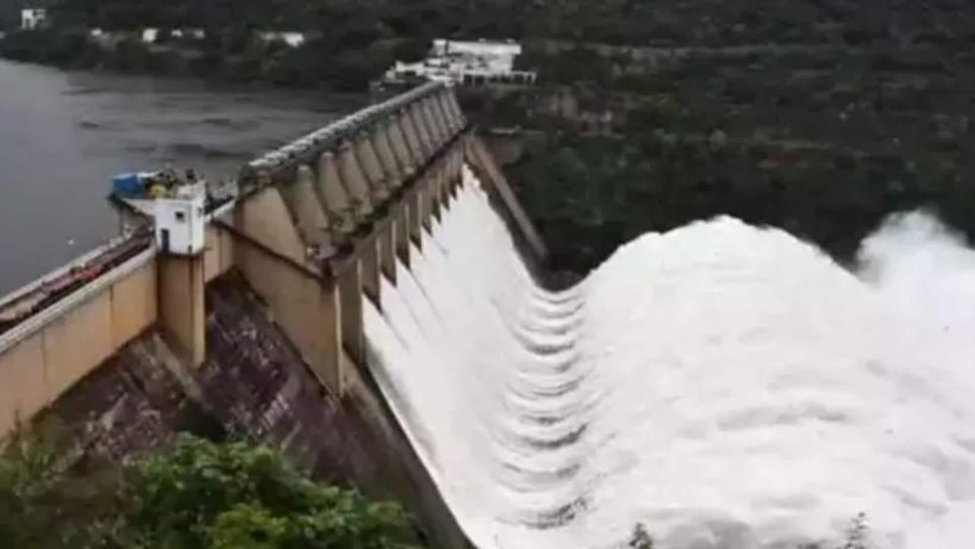 Srisailam: శ్రీశైలం జలాశయానికి వరద ప్రవాహం.. 10గేట్లు ఎత్తివేత Srisailam: శ్రీశైలం జలాశయానికి వరద ప్రవాహం.. 10గేట్లు ఎత్తివేత