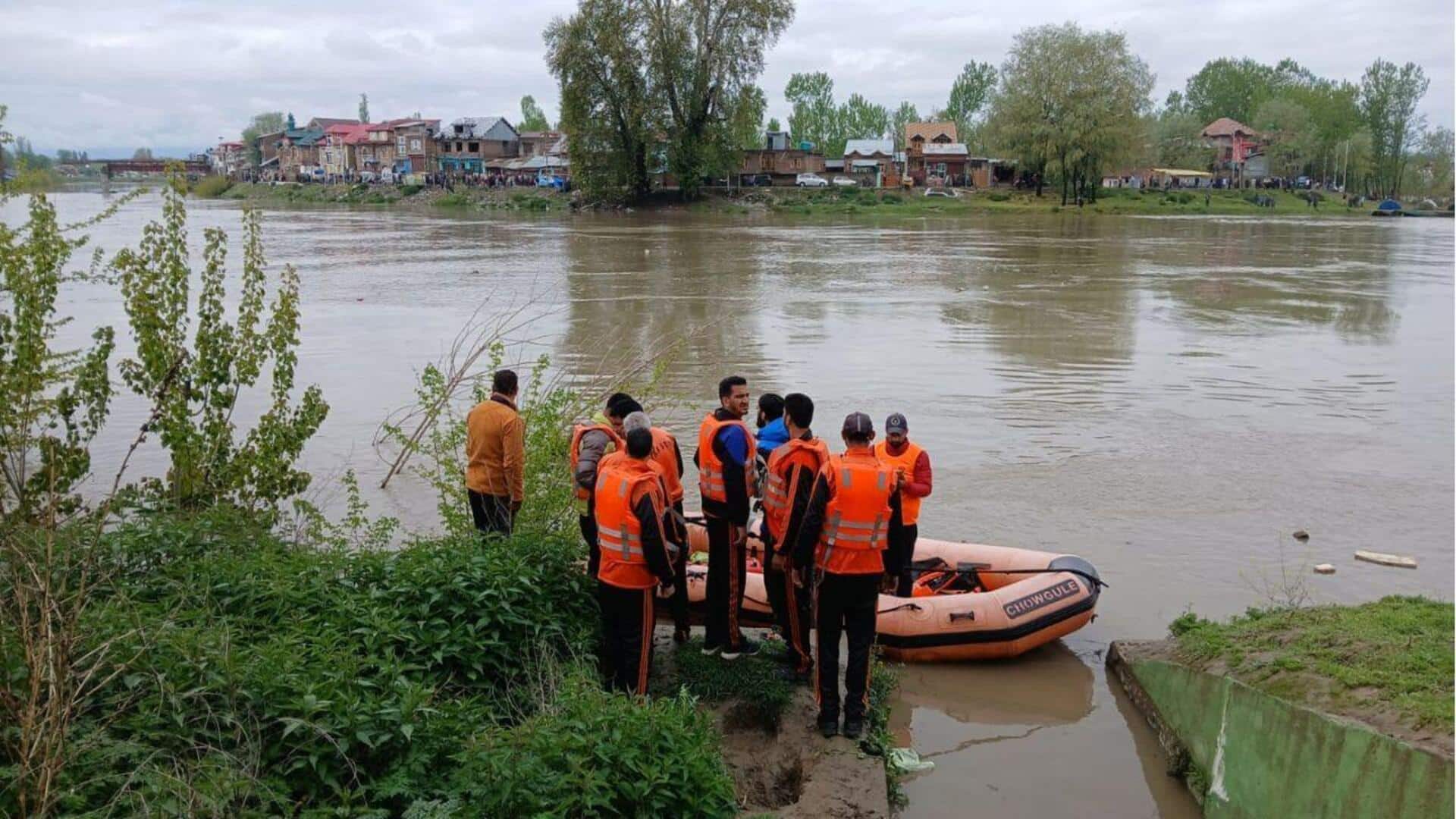 Jammu and Kashmir : శ్రీనగర్‌లో ఘోర ప్రమాదం.. జీలం నదిలో పడవ బోల్తా.. 6 గురి మృతి 