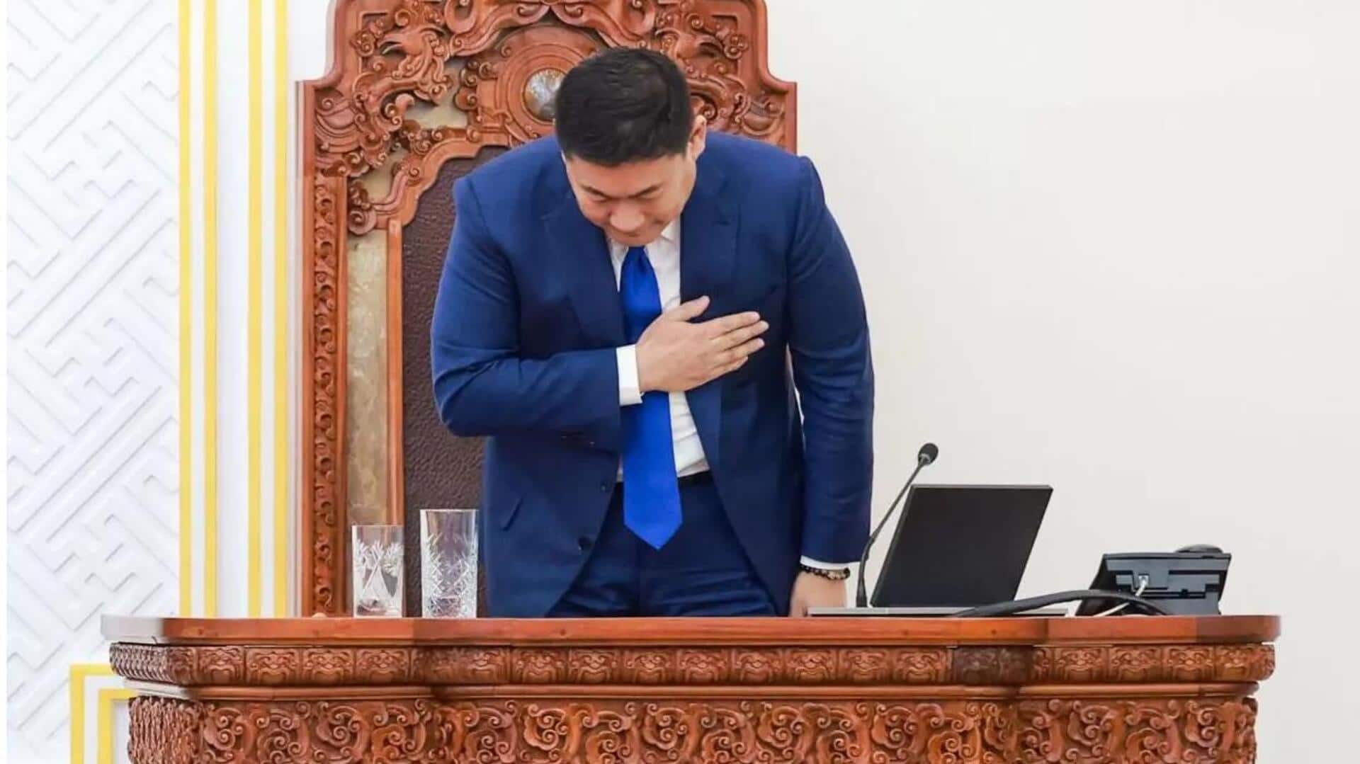 Mongolia: అవినీతి ఆరోపణల నేపథ్యంలో.. మంగోలియా ప్రధాని రాజీనామా Mongolia: అవినీతి ఆరోపణల నేపథ్యంలో.. మంగోలియా ప్రధాని రాజీనామా