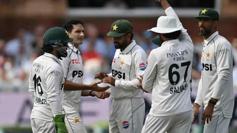 Pakistan cricket: సిరీస్ మధ్యలో ఆటగాళ్ల ఫోన్లు స్వాధీనం.. పాక్ క్రికెట్‌లో ఏం జరుగుతోంది?