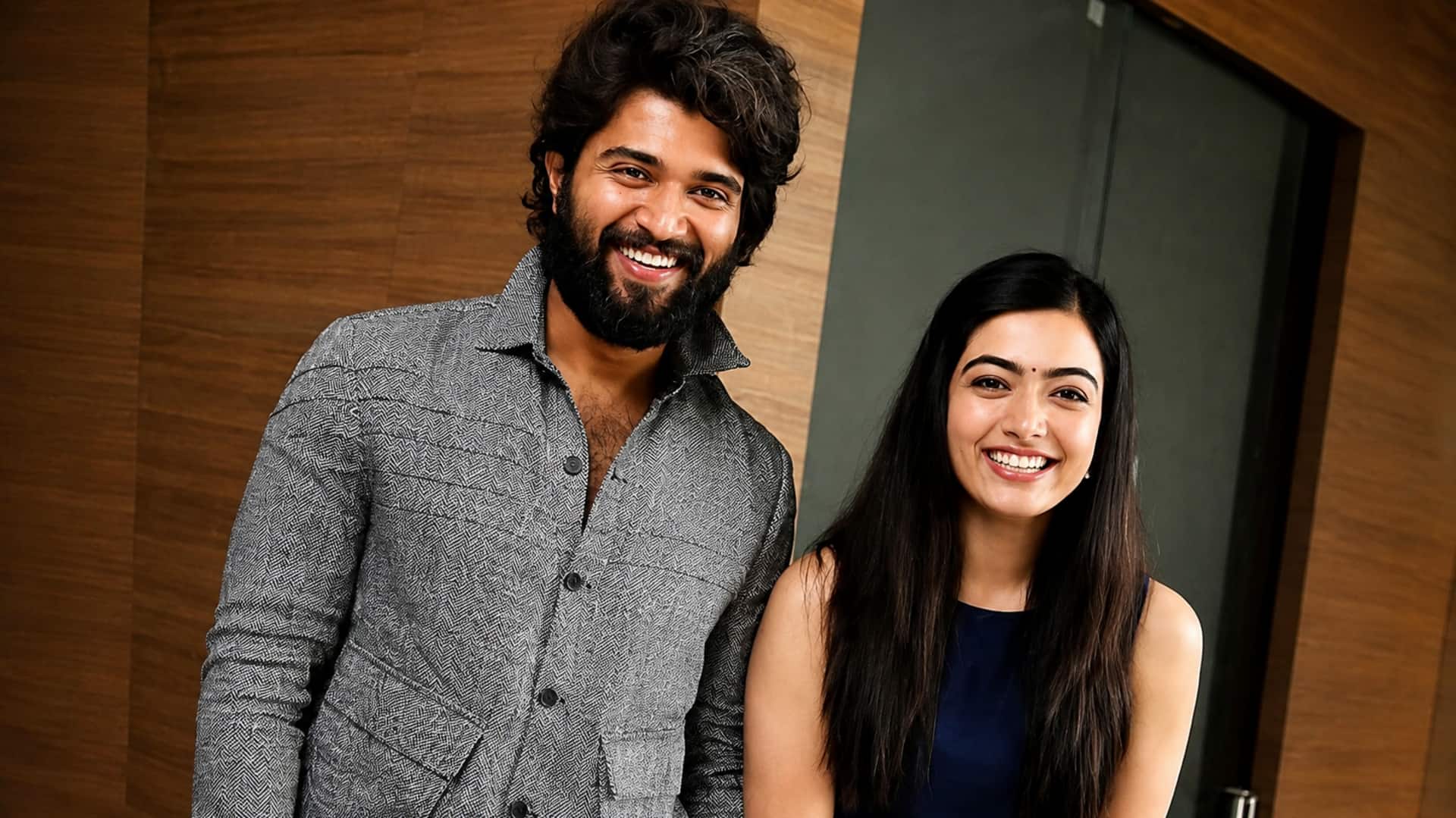 Vijay deverakonda: విజయ్ దేవరకొండ ఫొటోకు రష్మిక క్రెడిట్.. వైరల్ అవుతున్న సరదా సంభాషణ