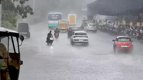 Telangana: తెలంగాణకు భారీ వర్ష సూచన.. 18 నుంచి మూడు రోజుల పాటు అలర్ట్ జారీ
