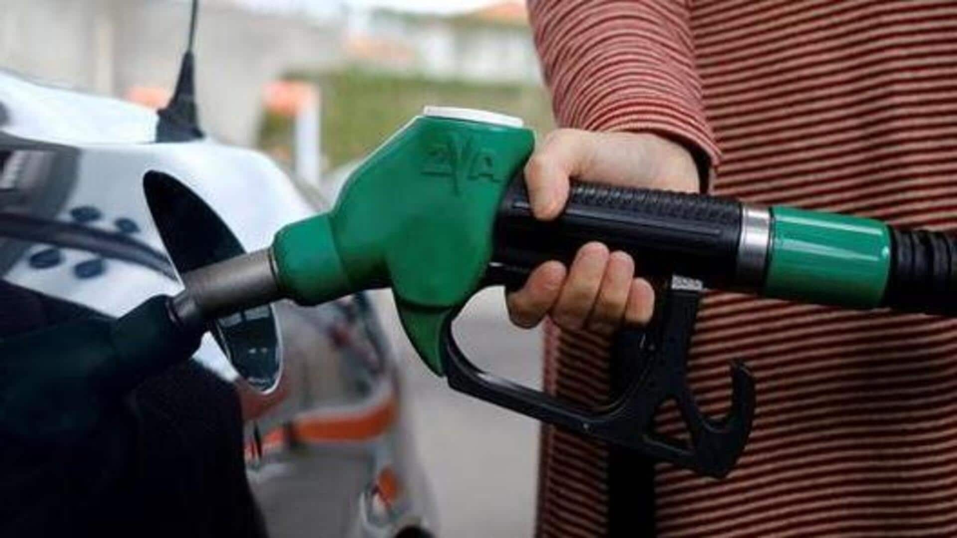 Petrol, diesel ban: దిల్లీలో పాత వాహనాలకు పెట్రోల్, డీజిల్ నిషేధం.. కఠినంగా అమలవుతున్న నిబంధనలు! Petrol, diesel ban: దిల్లీలో పాత వాహనాలకు పెట్రోల్, డీజిల్ నిషేధం.. కఠినంగా అమలవుతున్న నిబంధనలు!