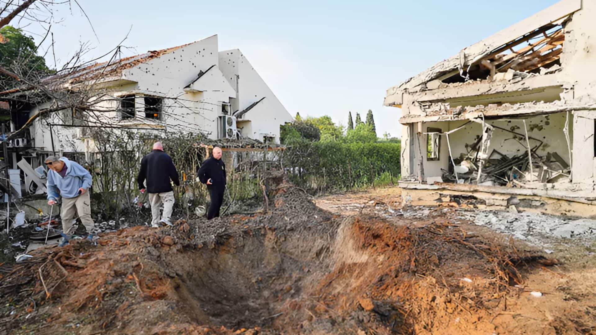 Lebanon: ఇరాన్,లెబనాన్‌లపై దాడుల్లో 21 మంది మృతి.. బీరుట్‌లో పర్యాటక ప్రాంతంపై బాంబులు