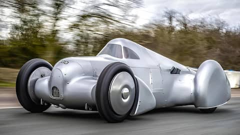Audi: 1930ల రేసింగ్ కారుకు కొత్త జీవం.. V16 లుక్కాను ఆవిష్కరించిన ఆడి