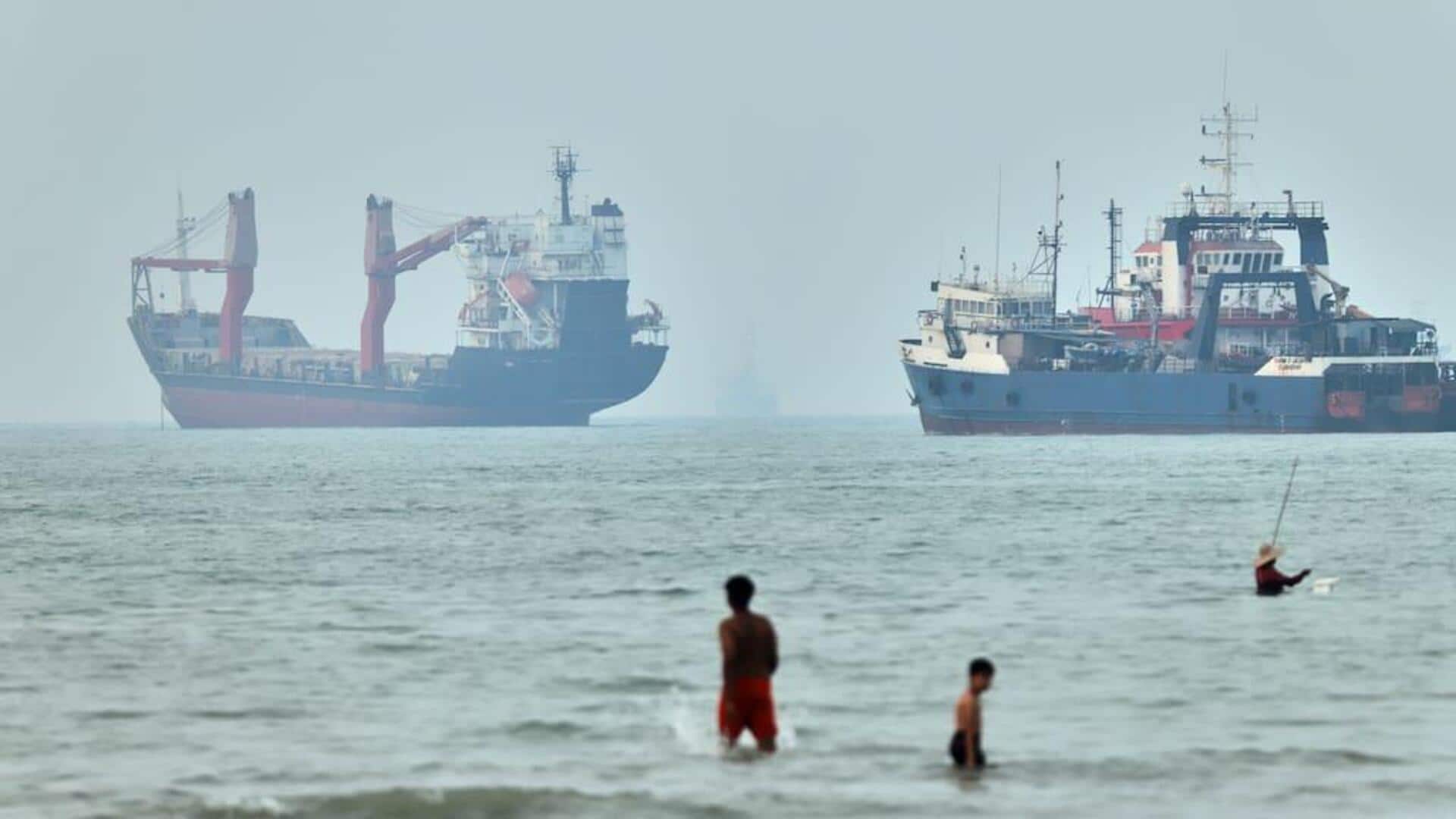 US-Iran Strikes: పశ్చిమాసియాలో మళ్లీ యుద్ధ ఉద్రిక్తతలు.. గల్ఫ్ దేశాల్లో అత్యవసర హెచ్చరికలు