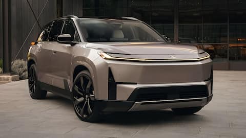Toyota: హైలాండర్‌కు ఎలక్ట్రిక్ అవతారం.. టయోటా కొత్త ఈవీ ఆవిష్కరణ