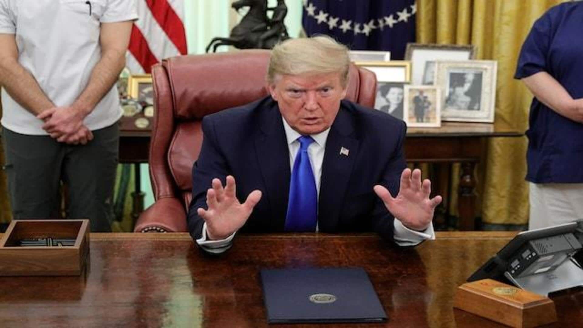 Donald Trump: నేడు ఓవల్ కార్యాలయంనుండి అమెరికా అధ్యక్షుడు డొనాల్డ్ ట్రంప్ కీలక ప్రకటన Donald Trump: నేడు ఓవల్ కార్యాలయంనుండి అమెరికా అధ్యక్షుడు డొనాల్డ్ ట్రంప్ కీలక ప్రకటన