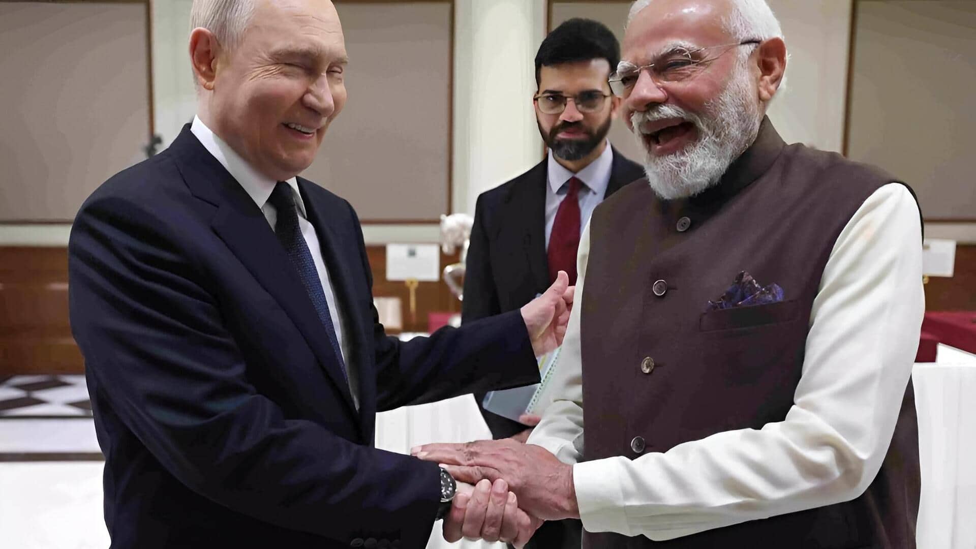 Putin: 'భారత్‌ ఎదుగుదలను కొందరు ఓర్వలేకపోతున్నారు'.. మోదీ సుదృఢ నేత: పుతిన్‌ 