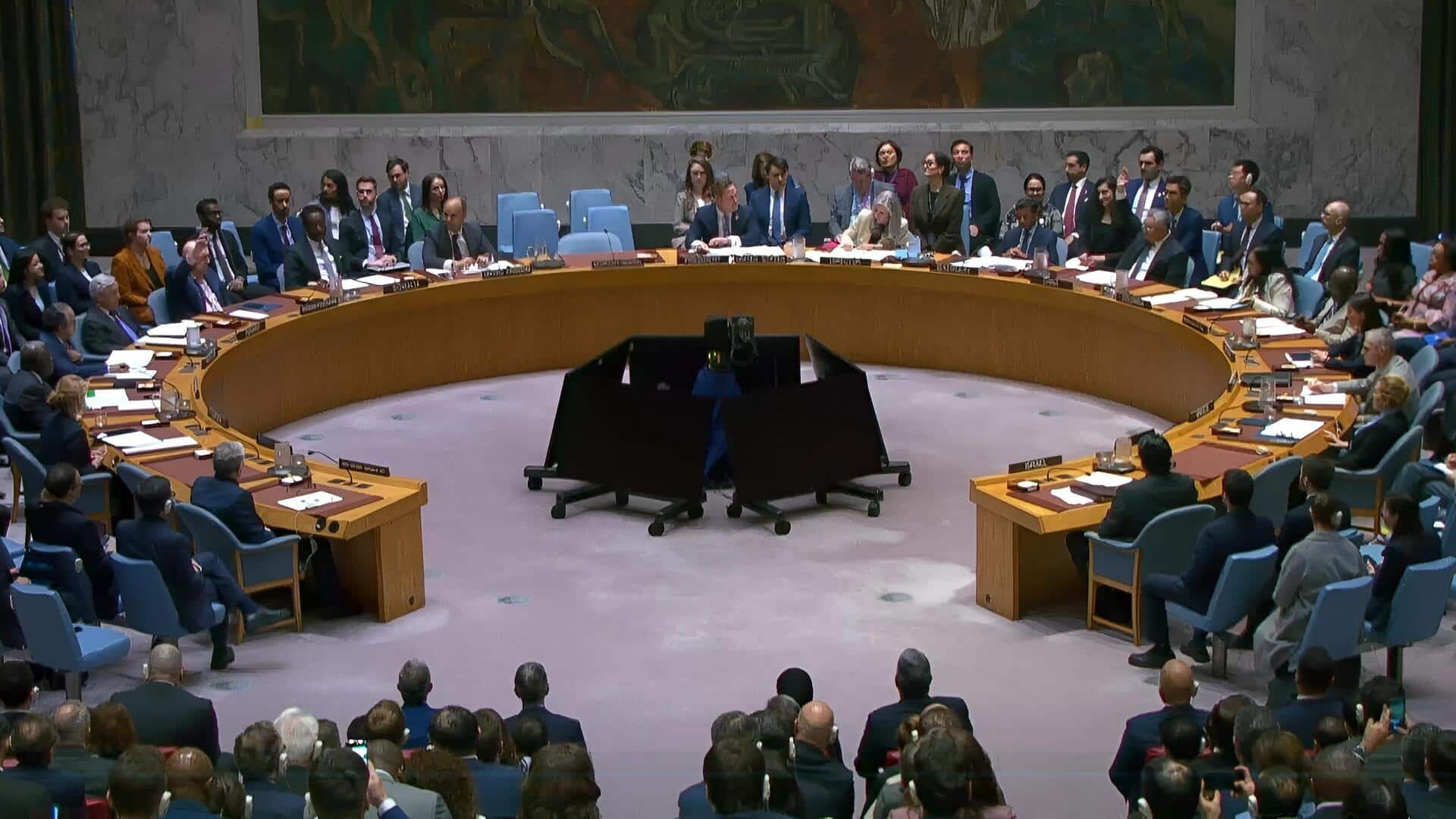 UNO: గల్ఫ్‌ దేశాలపై ఇరాన్‌ దాడులు ఆపాలని ఐరాస తీర్మానం.. భారత్‌ సహప్రాయోజక దేశంగా మద్దతు