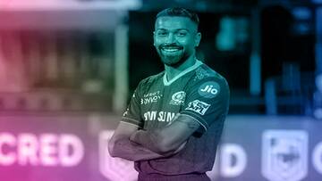 సోషల్ మీడియా సన్సేషన్‌గా హార్ధిక్ పాండ్యా.. నాదల్, ఫెదరర్‌ను వెనక్కినెట్టాడు
