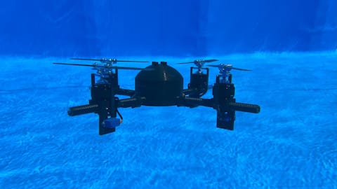 'Hybrid drone': గాలిలో ఎగురుతుంది.. నీళ్లలో ఈదుతుంది.. ఈ హైబ్రీడ్‌ డ్రోన్‌